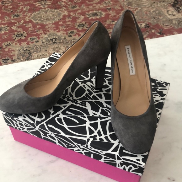 Diane Von Furstenberg Shoes - Diane von Furstenberg / “Serena” in Grey